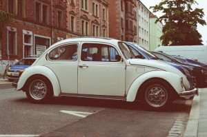 640x425px image of a white beetle car, Size 23kb